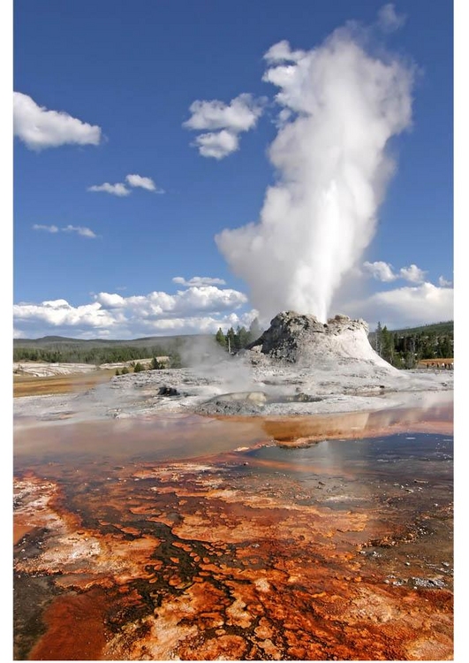 http://haysvillelibrary.files.wordpress.com/2009/12/geyser-erupts-in-yellowstone-edupics-com.jpg